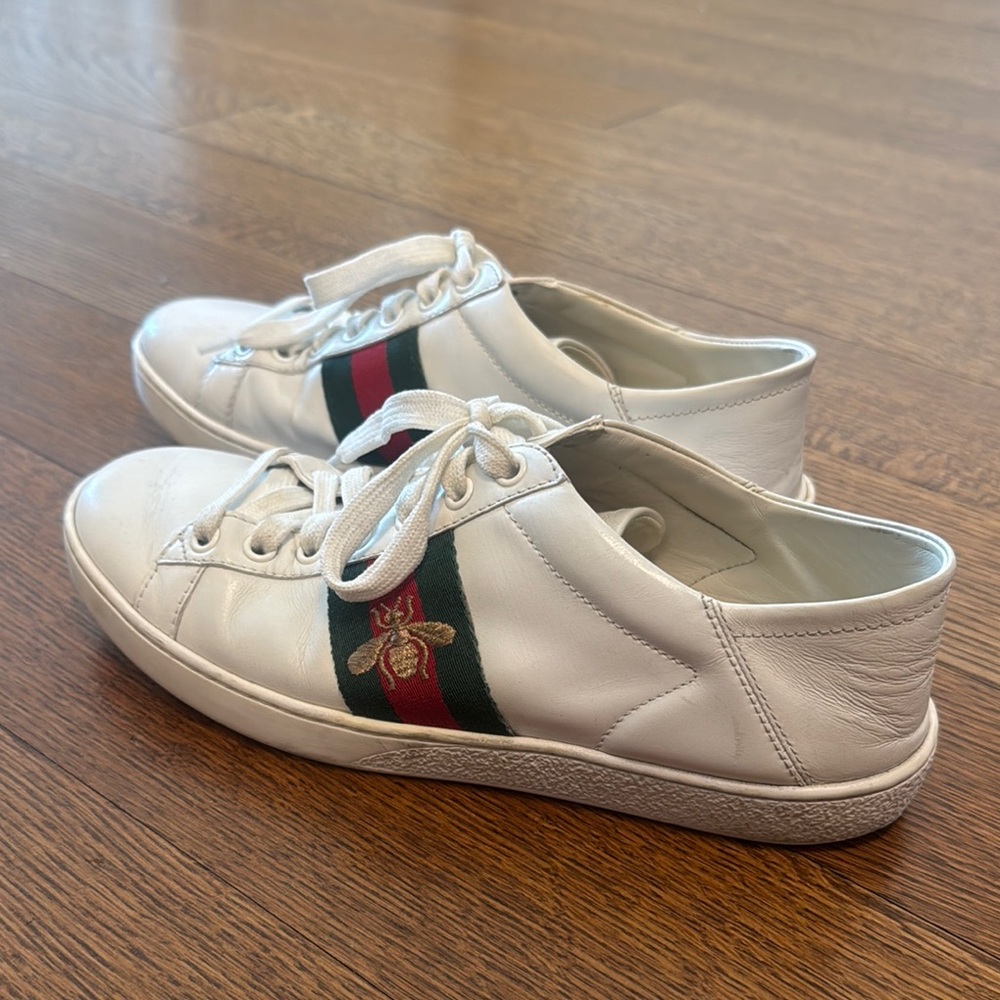 Gucci White Sneakers with Green and Red Stripe
